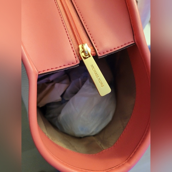 Michael Kors Kimber Purse/Tote Bag in Tea Rose - Picture 8 of 12